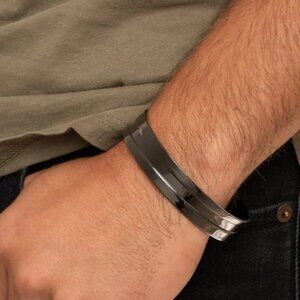 $5 for $25✨ Sleek Silver‑Tone Cuff Bracelet – Minimalist & Modern ✨